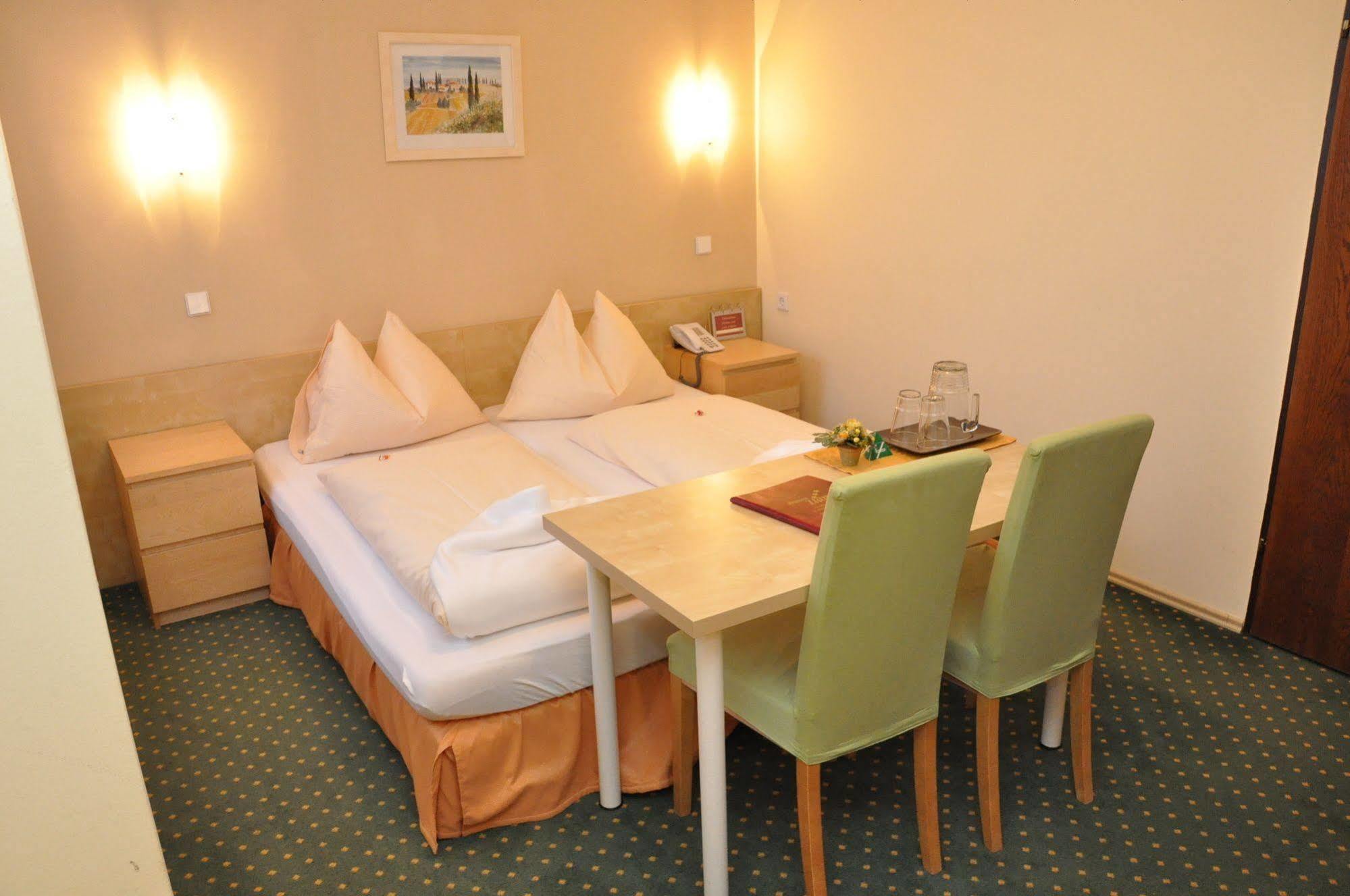 Hotel Zlami-Holzer Klagenfurt am Woerthersee Luaran gambar